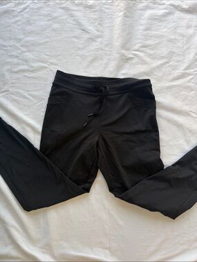 32 Heat Black Pull-On Jogger Pants